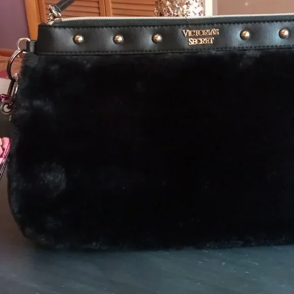💗Victoria’s Secret Faux Fur Stud Large Wristlet/Clutch Handbag w/Floral Strap💗 - Picture 13 of 15